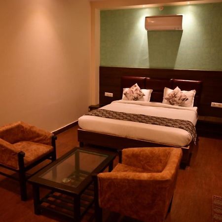 Hotel Gayatri Palace Lucknow Exterior photo