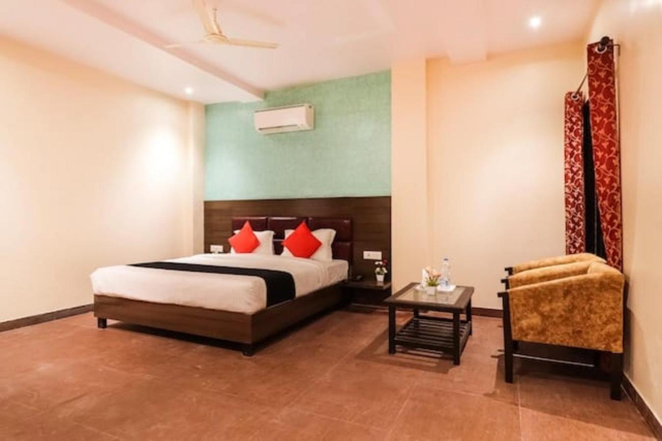 Hotel Gayatri Palace Lucknow Exterior photo