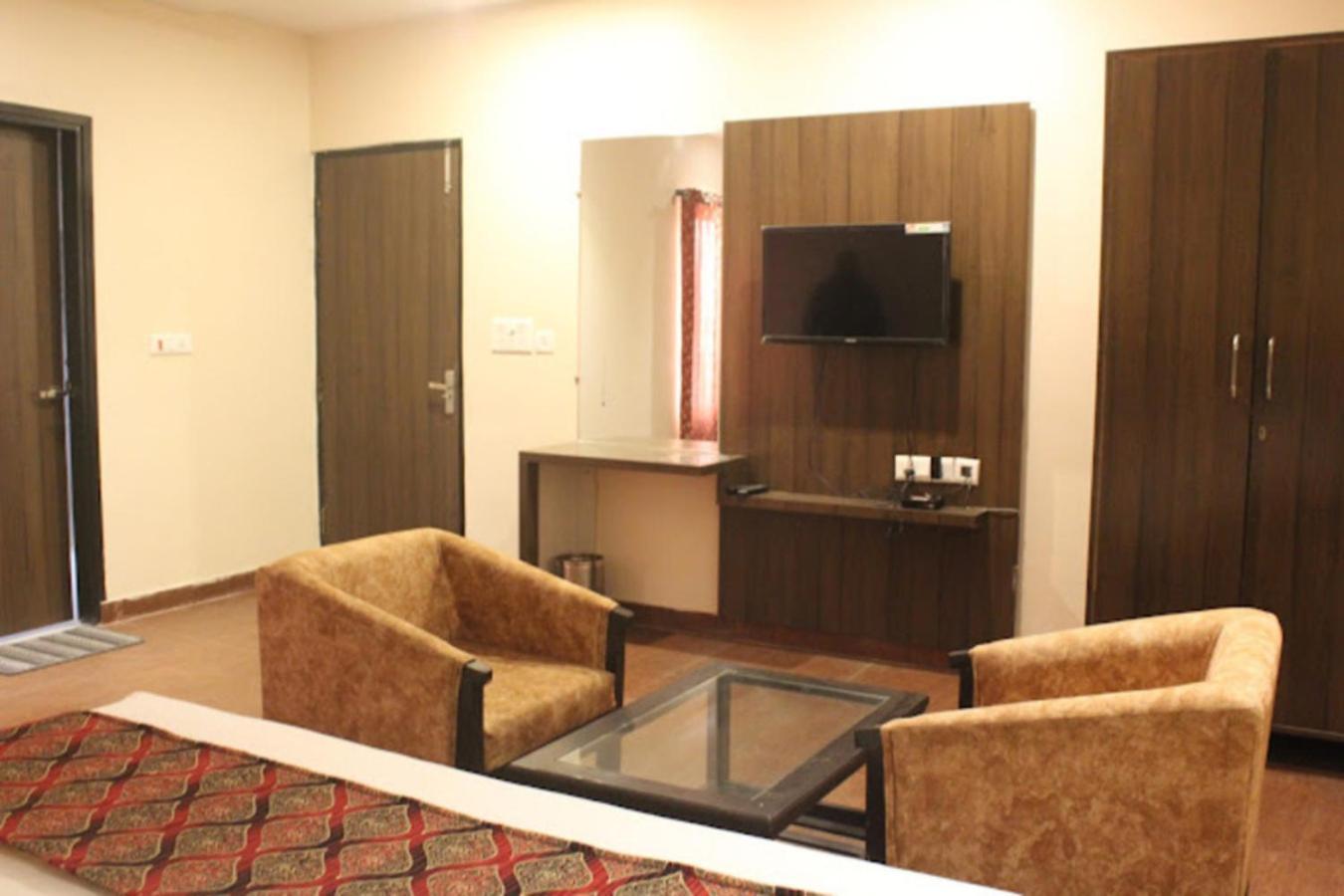 Hotel Gayatri Palace Lucknow Exterior photo