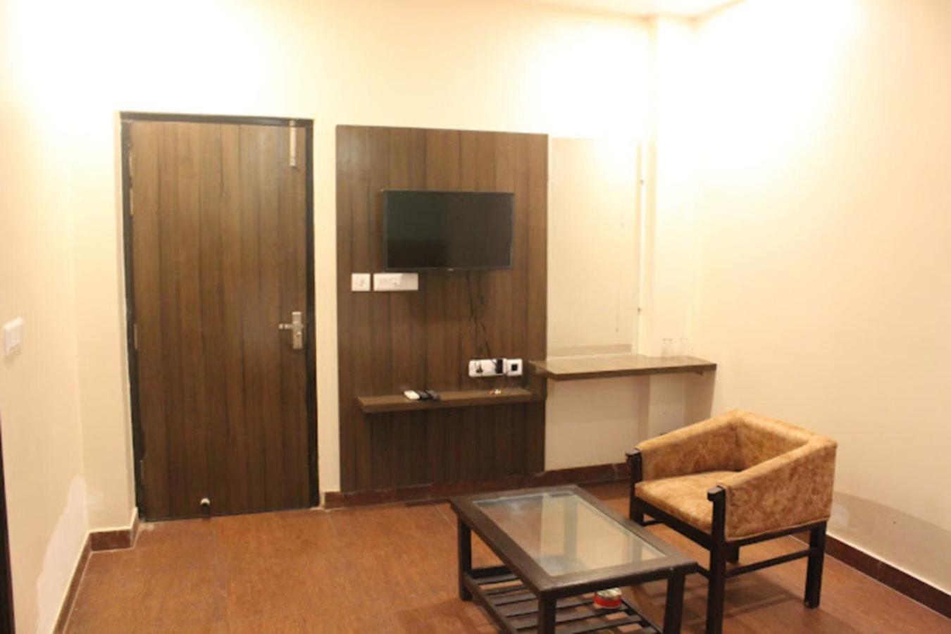 Hotel Gayatri Palace Lucknow Exterior photo