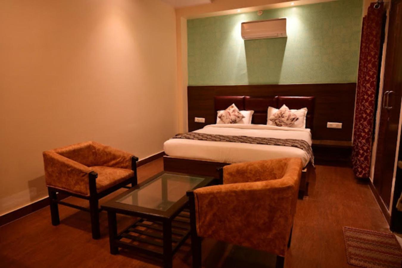Hotel Gayatri Palace Lucknow Exterior photo